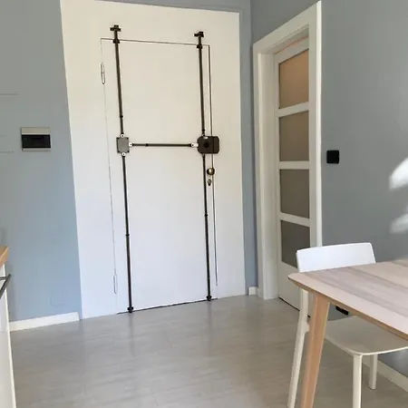 Designhousemilano Διαμέρισμα *